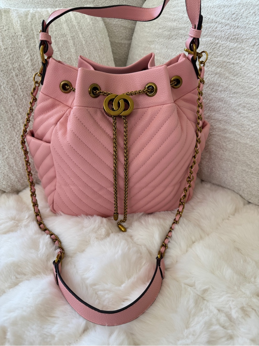 Chevron Quilted Bucket Bag - Pink